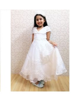 White Decorative tissu gown for Girls